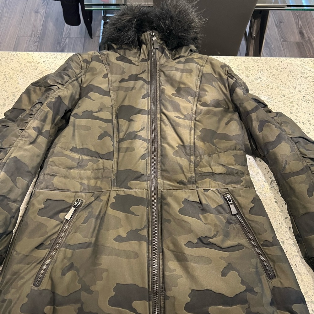 Beautiful DKNY JACKET💚